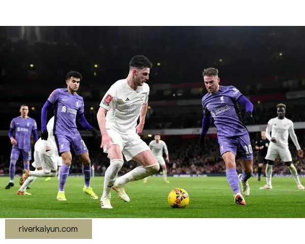 瓦拉内在近期比赛中的影响力持续提升，成为球队防线的核心支柱